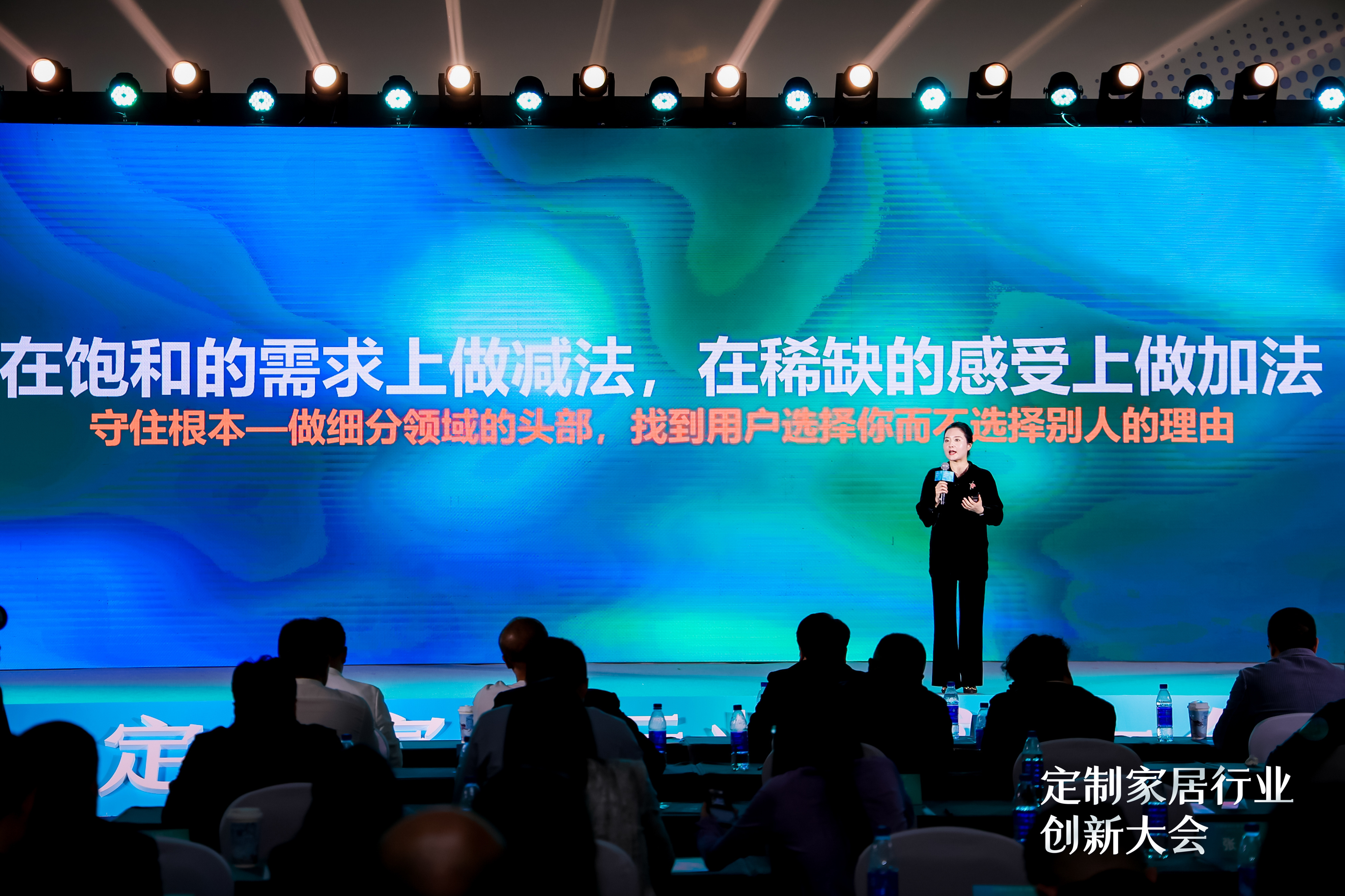 浪潮聚勢(shì)，創(chuàng)新破卷！新港亮相定制家居創(chuàng)新盛會(huì)，共探行業(yè)破局之道